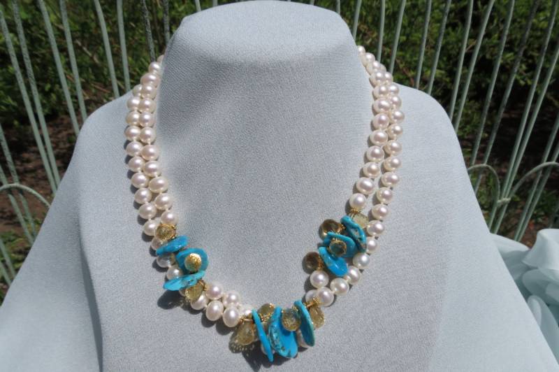 Elegante Doppelstrang Weiße Perlenkette Mit Schlafenden Schönheit Türkis Und Citrene Risstropfen Verbessert Elegante Doppelstrang Weiße Perlenkette Mit Schlafenden Schönheit Türkis Und Citrene Risstropfen Verbessert von tinahagianis