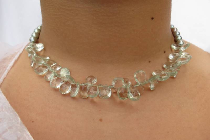 Fabelhafte, Hellgrüne Amethyst Tropfen Und Grüne Perlen Kette von tinahagianis