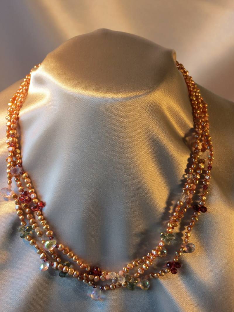 Multi-strang Gold Perlen Collier Mit Halbedelsteinen Multi-strang Gold Perlen Collier Mit Halbedelsteinen von tinahagianis