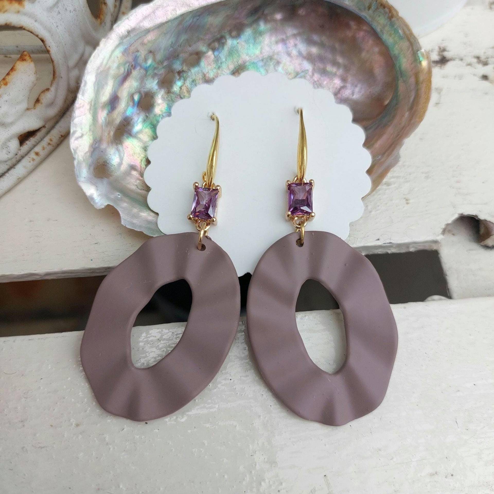 Glitzernde Ohrringe, Statement Ohrringe Lila, Trendige Trend Geschenke Frauen, Hängend Lang, Boho Ohrringe Silber, Boho von tinasschmuckestuecke