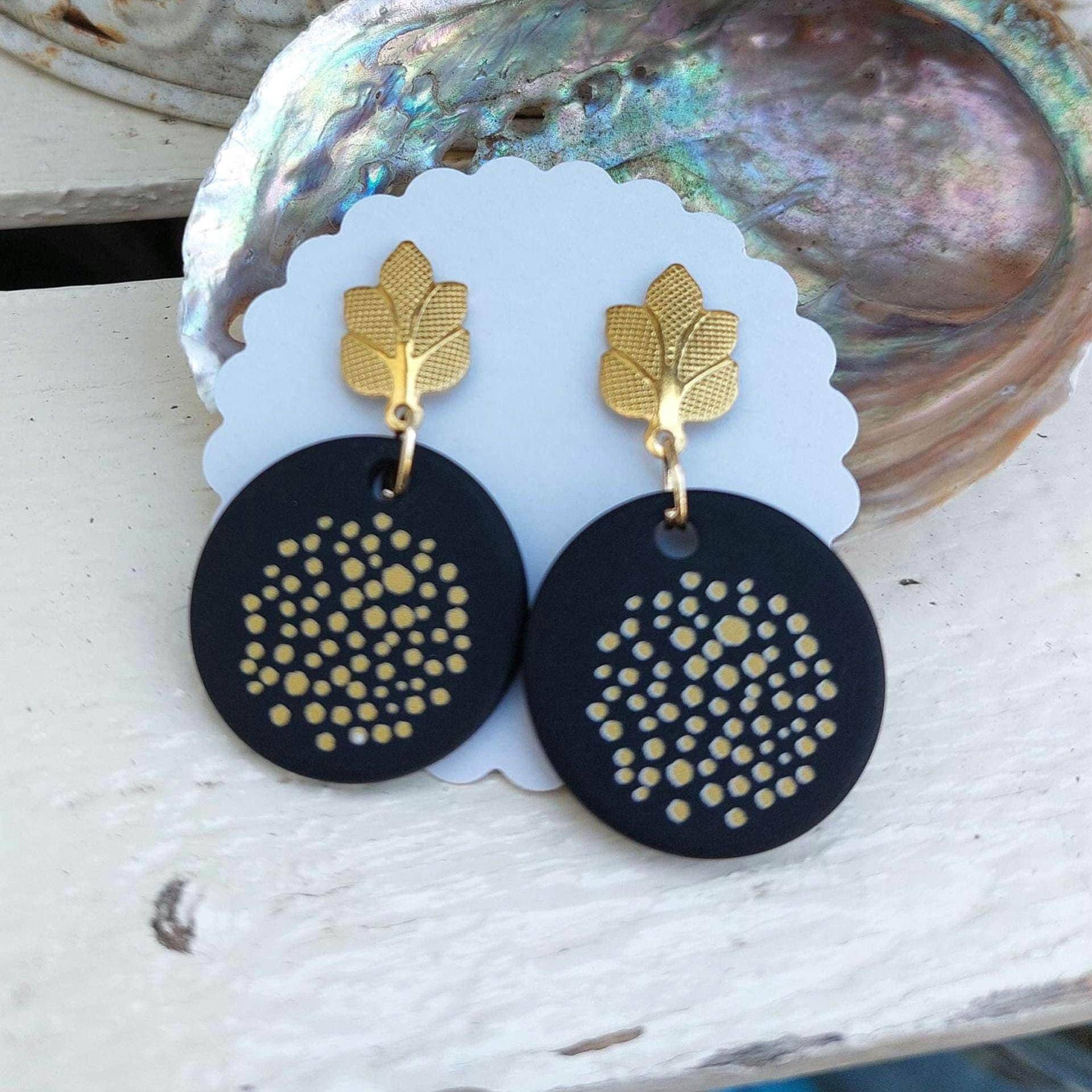 Leichte Ohrringe, Schwarze Ohrringe Hängend, Boho Schmuck, Trendige Ohrringe, Geschenk Frauen, Runde Ohrringe, Trend Geschenke Frauen von tinasschmuckestuecke