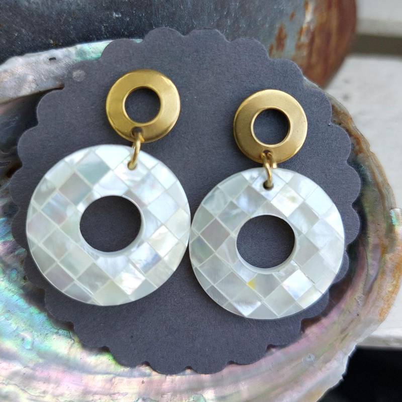 Perlmutt Ohrringe Hängend, Kleine Hängende Ohrringe, Ohrringe Perlmutt, Glitzernde Ohrringe, Trend Geschenke Frauen, Weihnachtsgeschenk Für Sie von tinasschmuckestuecke