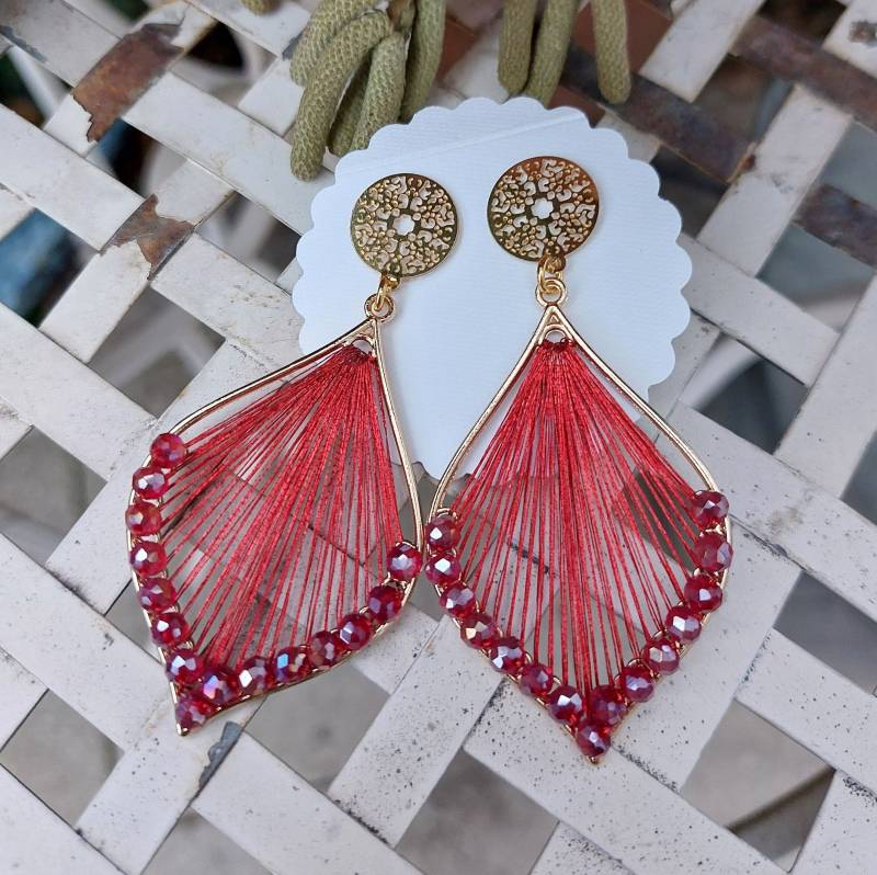 Rote Leichte Hängende Statement Ohrringe - Tropfen Hängend, in Rot, Groß, Boho Schmuck Ohrringe von tinasschmuckestuecke