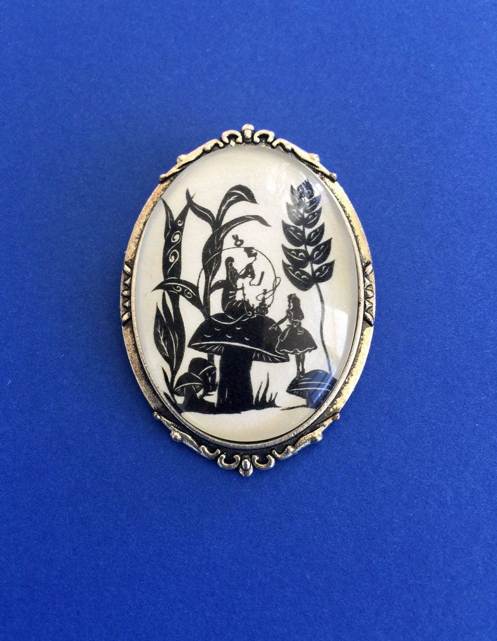 Alices Abenteuer Im Wunderland Brosche - Rat Von Einer Raupe Silhouette Schmuck Alices Abenteuer Im Wunderland Brosche - Rat Von Einer Raupe Silhouette Schmuck von tinatarnoff