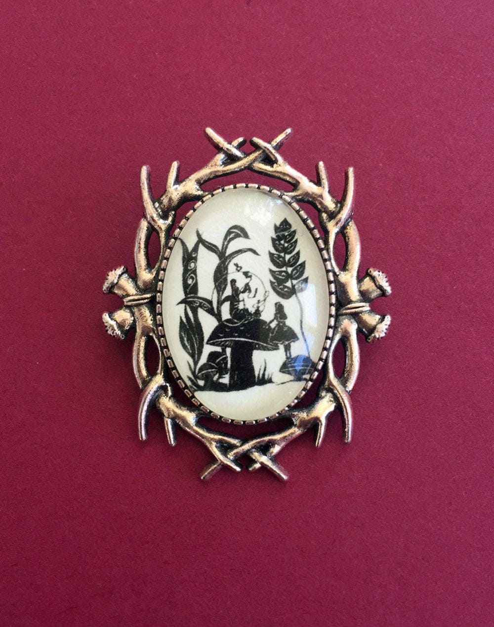 Alices Adventures in Wonderland Brosche - Rat Von Einer Raupe Silhouette Schmuck Alices Adventures in Wonderland Brosche - Rat Von Einer Raupe Silhouette Schmuck von tinatarnoff