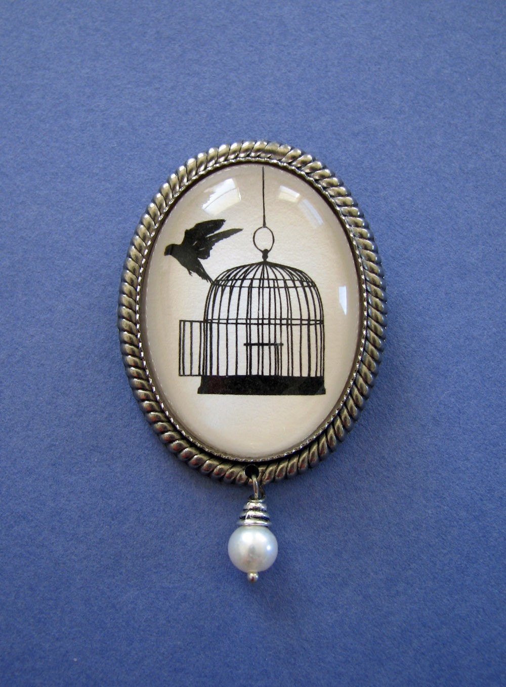 Back Where You Belong Brosche - Silhouette Schmuck Back Where You Belong Brosche - Silhouette Schmuck von tinatarnoff