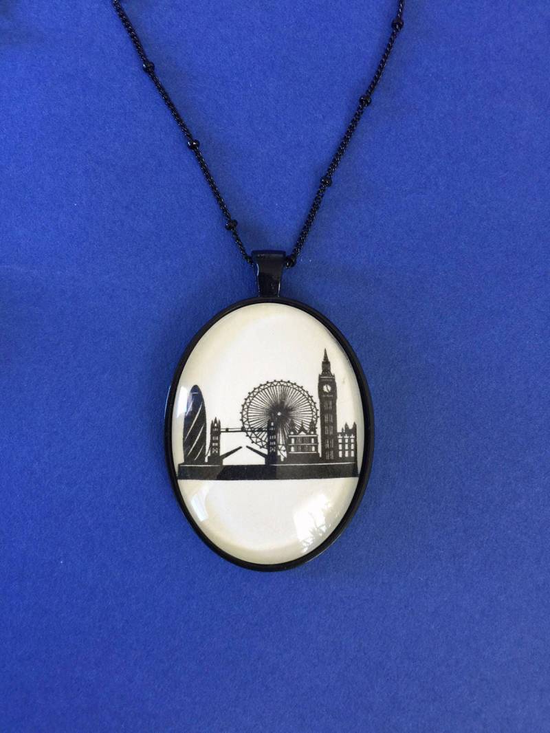 London Silhouette Halskette, Anhänger An Kette - Schmuck London Silhouette Halskette, Anhänger An Kette - Schmuck von tinatarnoff