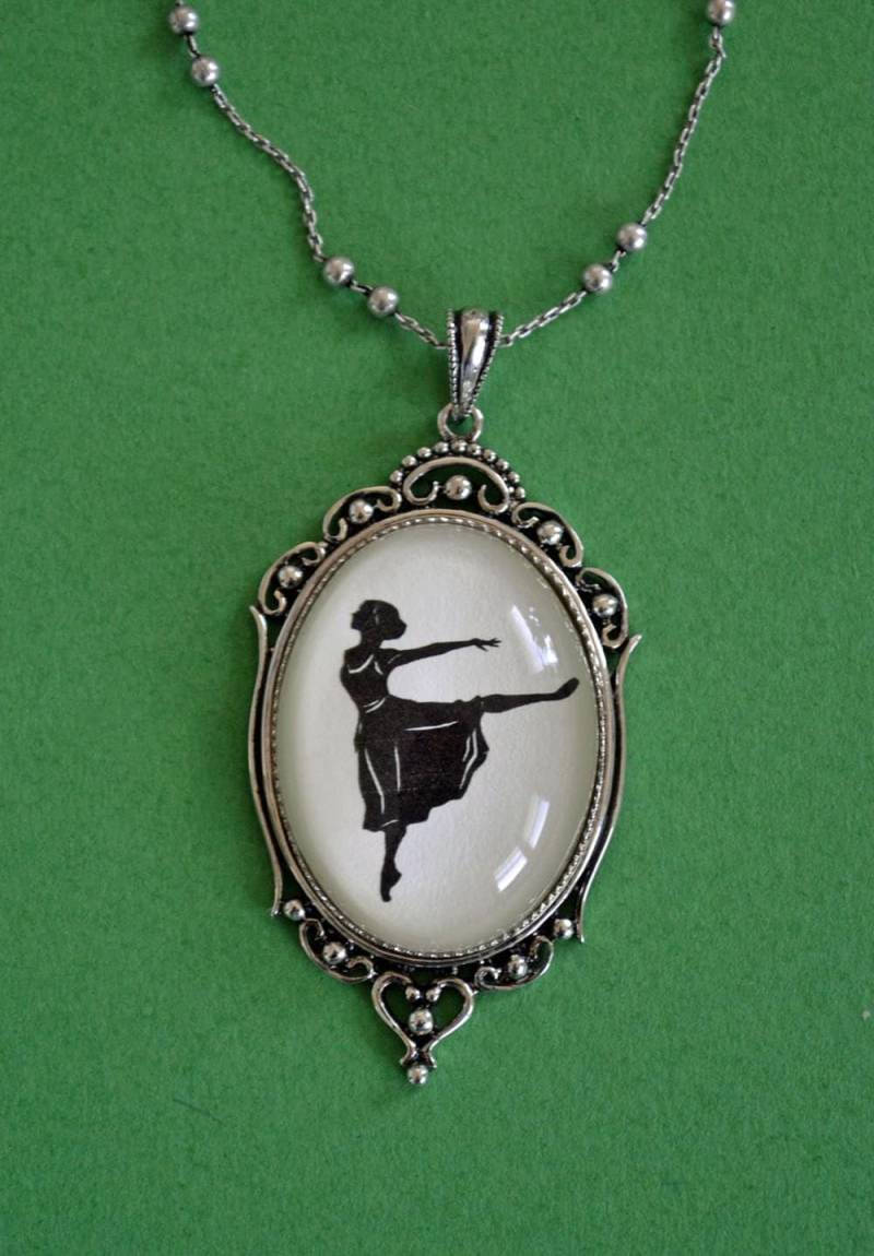 Margot Fonteyn Halskette, Anhänger An Kette - Silhouette Schmuck Margot Fonteyn Halskette, Anhänger An Kette - Silhouette Schmuck von tinatarnoff