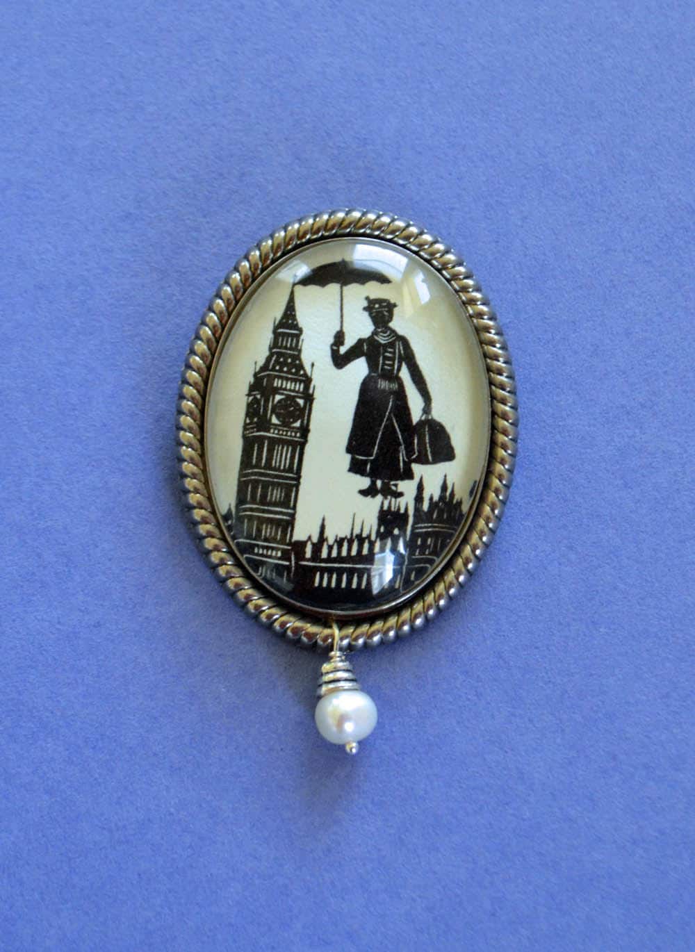 Mary Poppins Brosche - Silhouette Schmuck Mary Poppins Brosche - Silhouette Schmuck von tinatarnoff