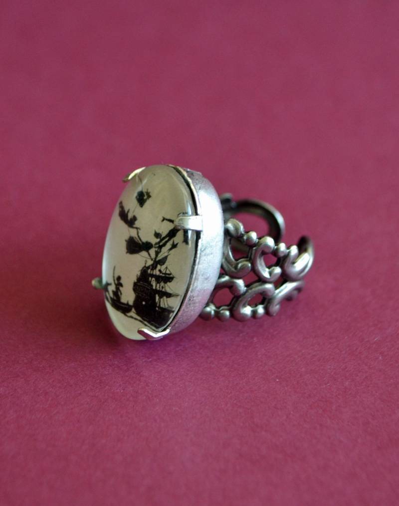 Peter Pan Ring - Silhouette Schmuck Peter Pan Ring - Silhouette Schmuck von tinatarnoff