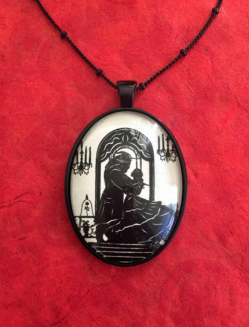 Schönheit Und Das Tier - Anhänger An Kette Silhouette Halskette Schönheit Und Das Tier - Anhänger An Kette Silhouette Halskette von tinatarnoff