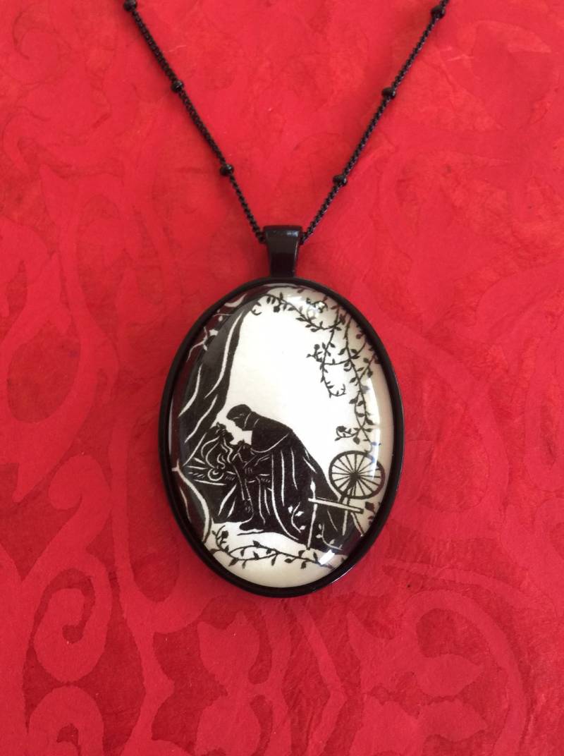 Sleeping Beauty Halskette - Anhänger An Kette Silhouette von tinatarnoff