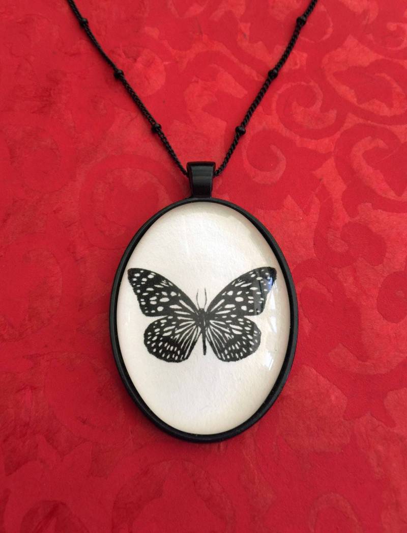 Tiger Schmetterling Halskette, Anhänger An Kette - Silhouette Schmuck von tinatarnoff