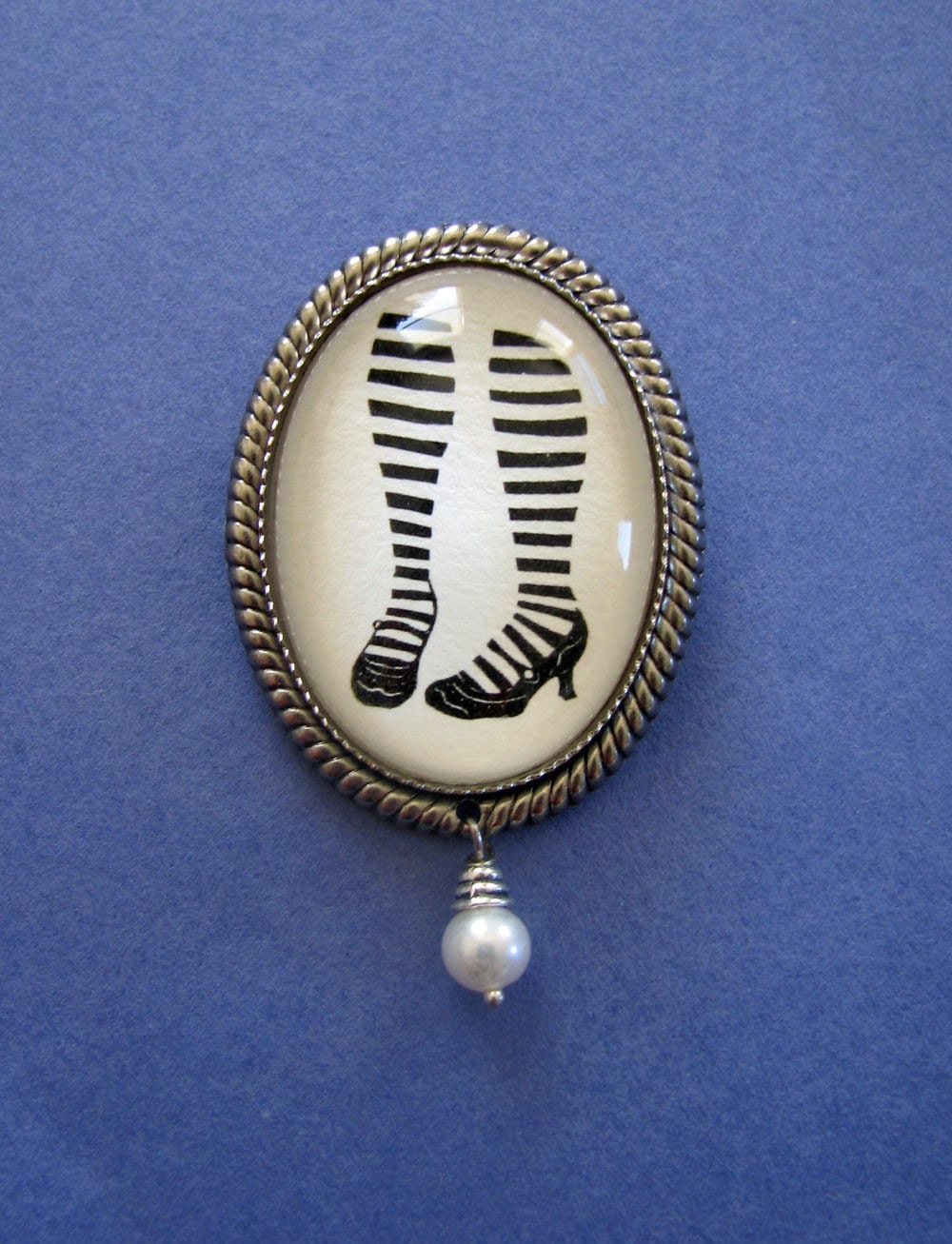 Warten Auf Das Handy Zu Ring-Fibel - Silhouette Schmuck Warten Auf Das Handy Zu Ring-Fibel - Silhouette Schmuck von tinatarnoff