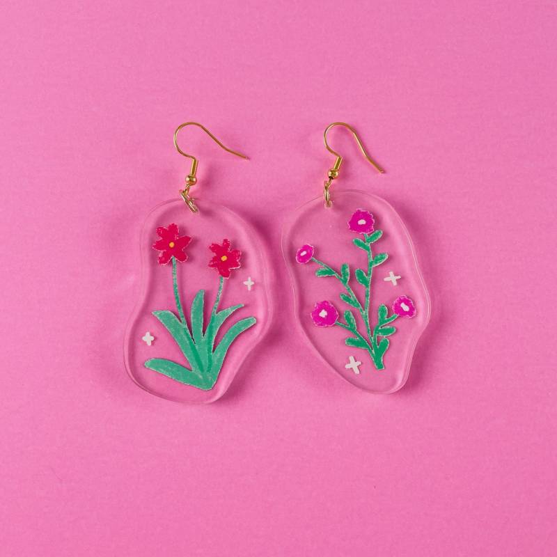 Nicht Übereinstimmende Blumen Ohrringe, 24K Vergoldetes Messing, Recyceltes Acryl, Sommer Zubehör, Blumenschmuck, Handgemachter Schmuck Nicht Übereinstimmende Blumen Ohrringe, 24K Vergoldetes Messing, Recyceltes Acryl, Sommer Zubehör, Blumenschmuck, Handgemachter Schmuck von tinkillustration