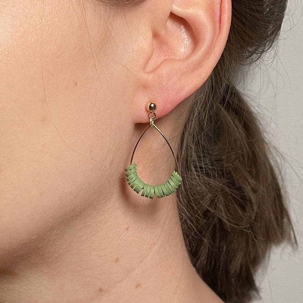 Elegante Ohrringe Olivegrün 24K Vergoldet, Handgefertigter Schmuck, Für Weihnachten & Silvester, Hypoallergen, Geschenk Sie, Freundin von tinybutgreatjewelry