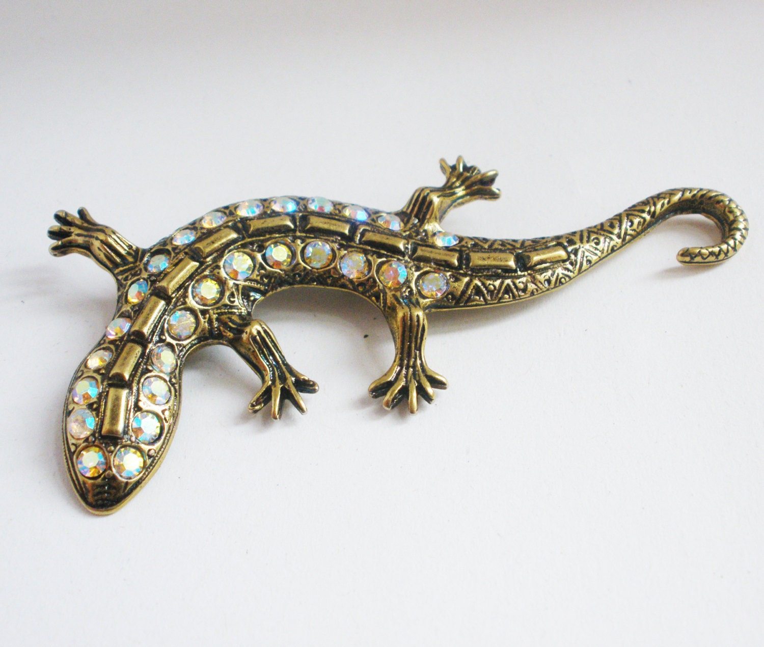 Glitzernde Glam Eidechse Brosche von tinyminds