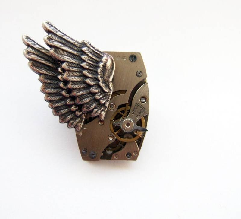 steampunk Geflügelte Uhr Bewegung Brosche von tinyminds