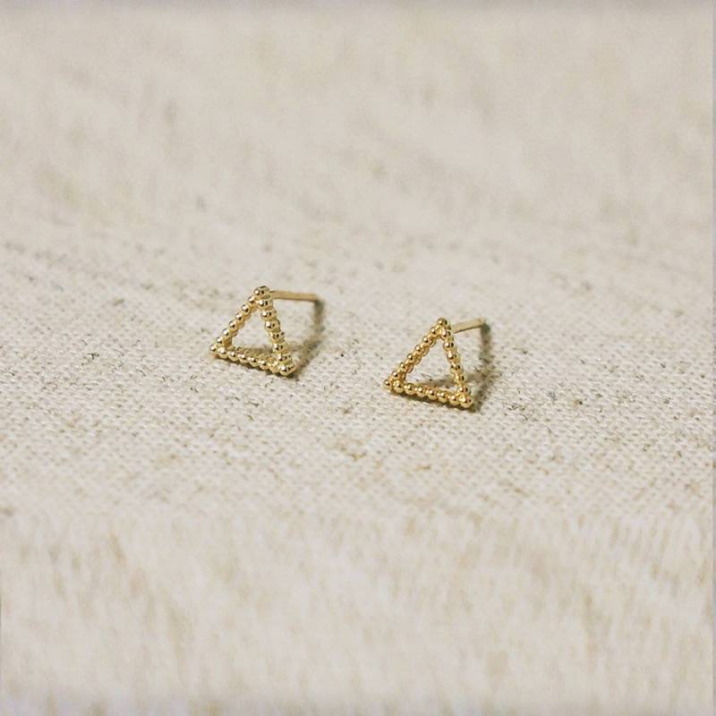 Schwarzer Freitag Verkauf 10K Solid Gold Kleine Linie Gemusterte Dreieck Ohrstecker Echt - Tge030 von tinytinygold