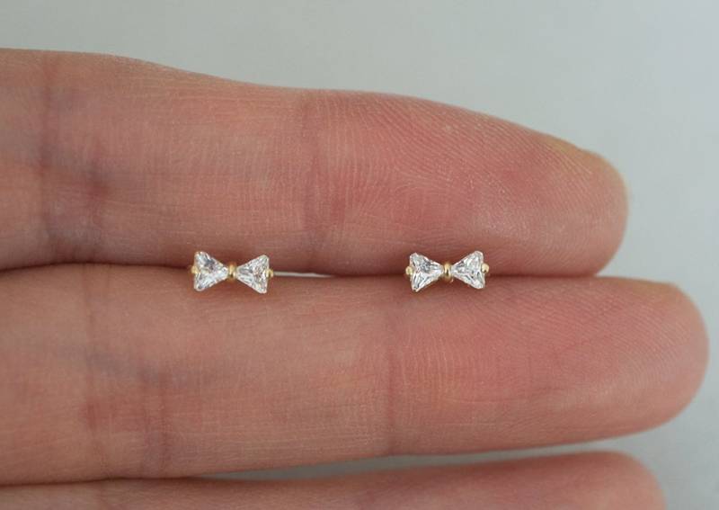 10K Solid Gold Tiny Ribbon Ohrstecker Cubic Zircornia Cz Echtes - Tge043 von tinytinygold