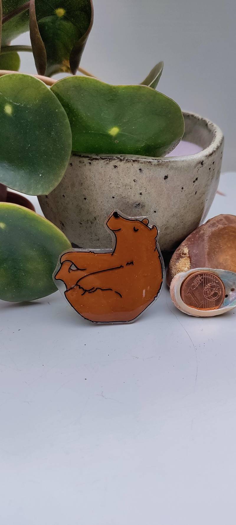 Miniatur Bärenpin, Handgemachter Schmuck Aus Schrumpffolie, Miniatur-Tierschmuck von tinyzingers