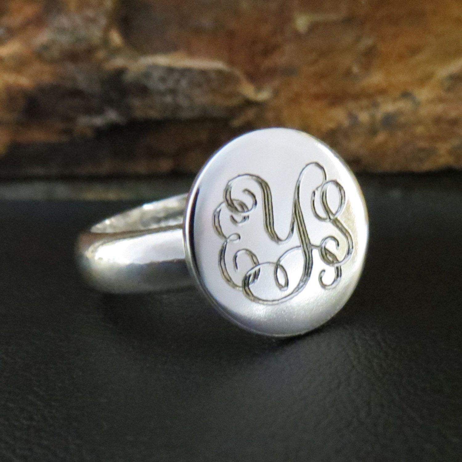 Monogramm Ring, Initial Personalisierte Tochter Geschenk, Frau, Freundin Brautjungfern Ring von tiposcreations