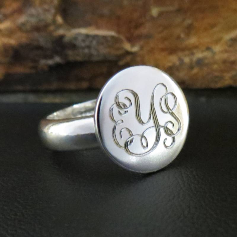 Monogramm Ring, Initial Personalisierte Tochter Geschenk, Frau, Freundin Brautjungfern Ring von tiposcreations
