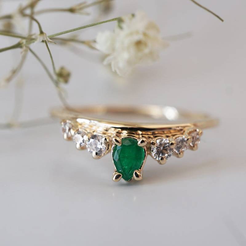 14K Birnenform Smaragd Kaiserin Ring 14K Birnenform Smaragd Kaiserin Ring von tippytaste