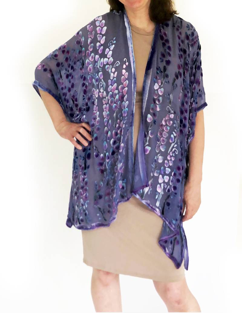 Ausbrenner Samt Kimono Lila Schal Boho Jacke Handbemalte Weide Muster Seide Chiffon Handgefärbt Devore in Kürzerer Länge, Waschbar Ausbrenner Samt Kimono Lila Schal Boho Jacke Handbemalte Weide Muster Seide Chiffon Handgefärbt Devore in Kürzerer Länge, Waschbar von tiresh