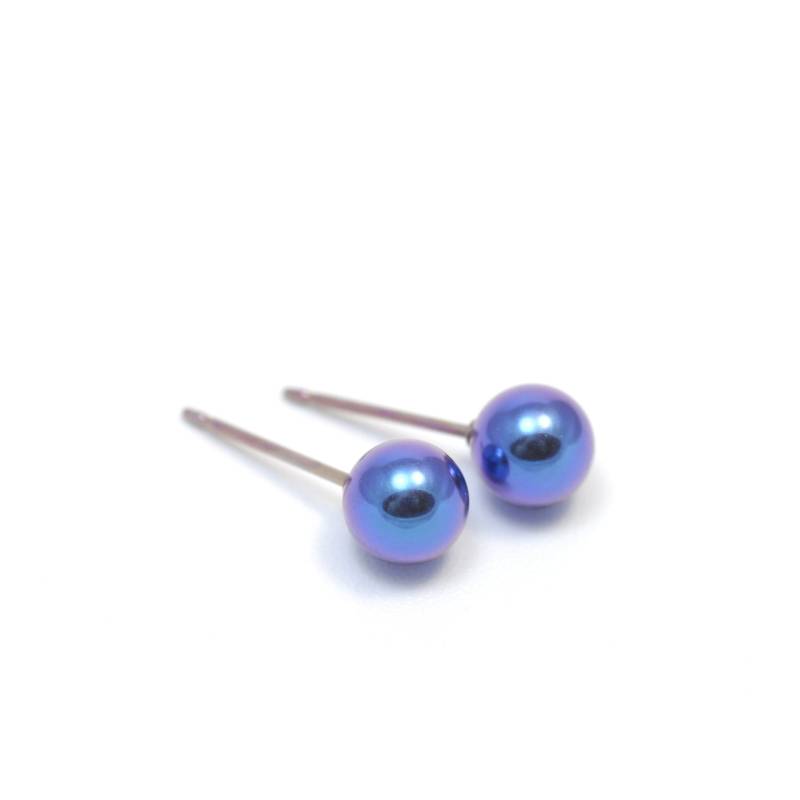 Titanium Earstuds, No Allergies Available in Different Colours von titanium