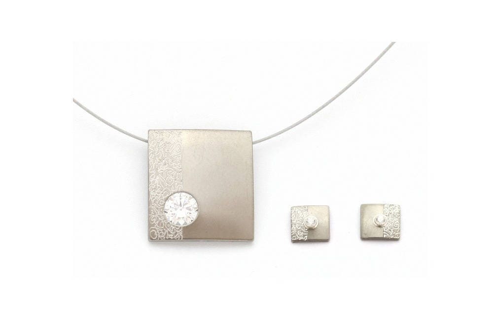 Titanium Jewellery Set. No Allergies Earstuds & Necklace Titanium Jewellery Set. No Allergies Earstuds & Necklace von titanium