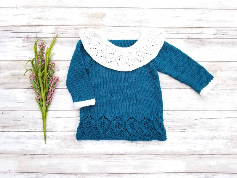 Handgestricktes Baby Mädchen Pullover. Merino Wolle Pullover in Petrol Mit Weissem Kragen von tlcrochetknitting