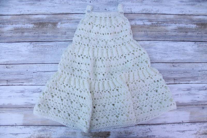 Spielraum. Gehäkeltes Gestuftes Baby Kleid. Gehäkelte Sommer Mädchen Schürze. Creme Kleidchen. Sommer-Spitzen-Baby-Mädchen-Kleid von tlcrochetknitting