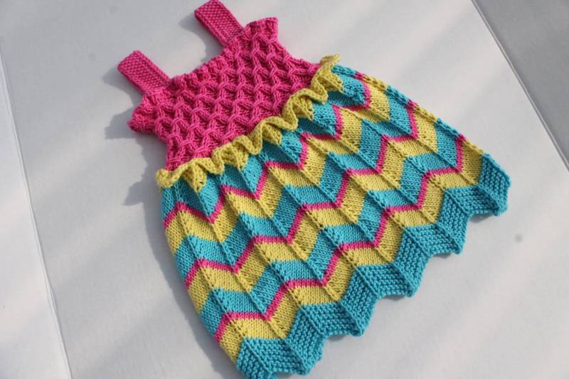 Spielraum. Handgestricktes Sommer Baby Mädchen Kleid. Baumwolle Dress.colorful Dress.bunt Dress.chevron Dress von tlcrochetknitting