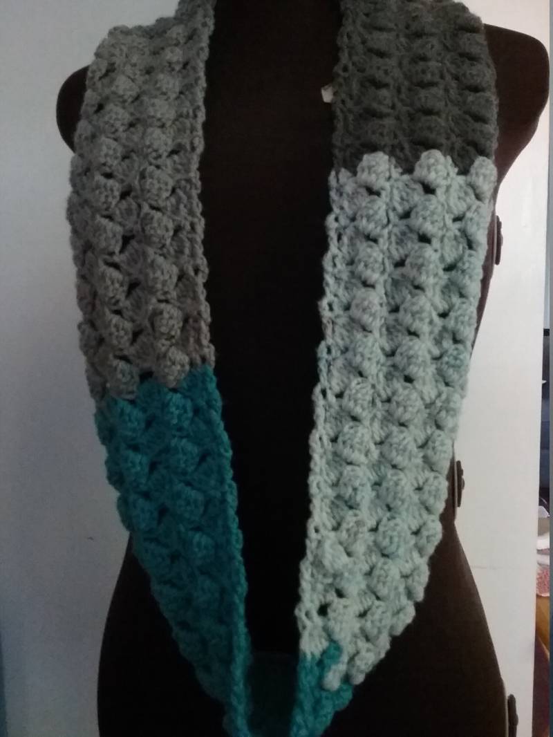 Hand Gehäkelte Loop/Schal Schulter Hand Gehäkelte Loop/Schal Schulter von toasteytoesandbabies