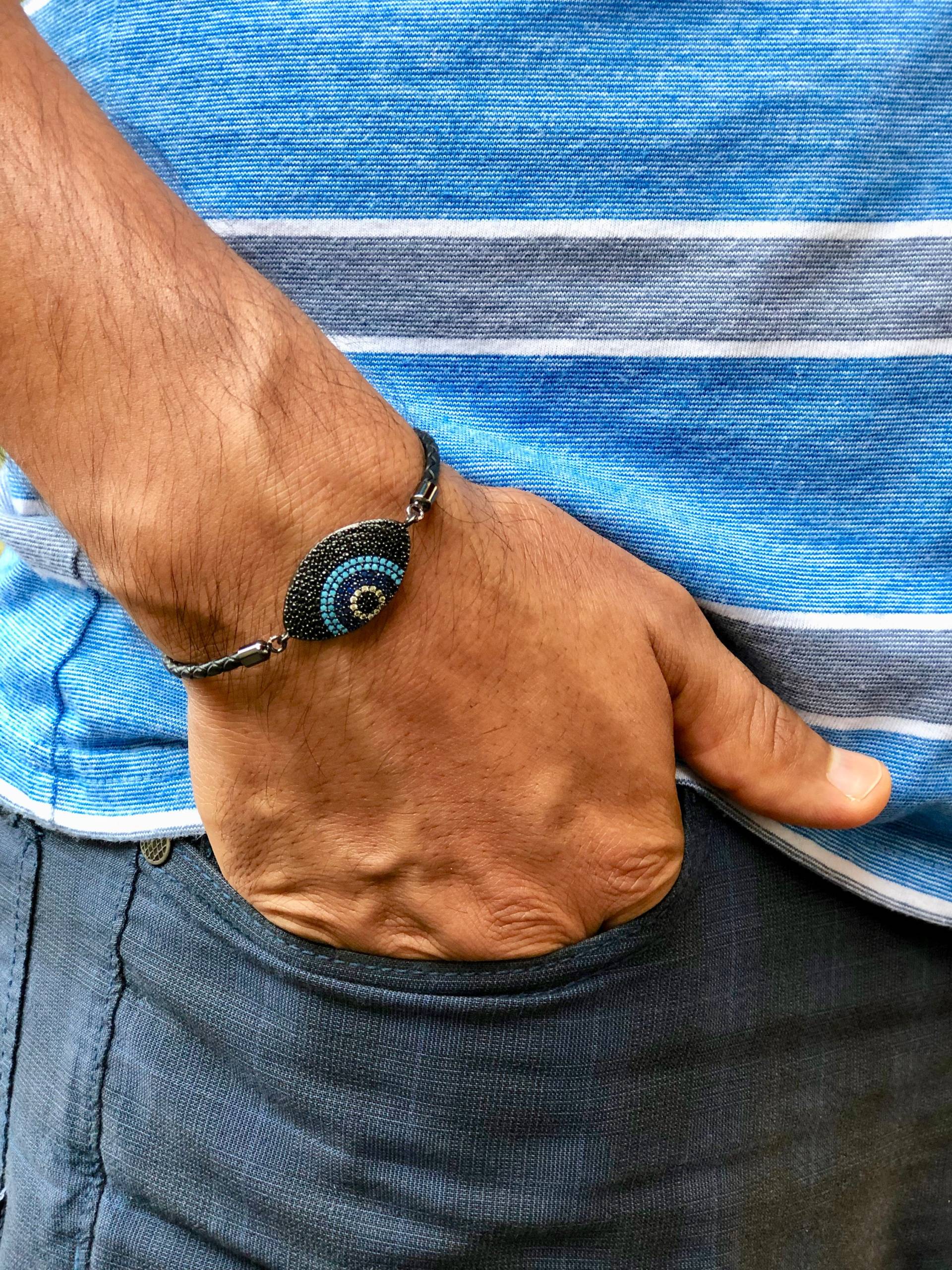 Evil Eye Herren Armband Mit Einem Flair Und Dezente Design - Atemberaubende Micro Pave Türkis, Schwarz, Kobaltblau, Weiß Cz, Geflochtenen Lederband von tocijewelry