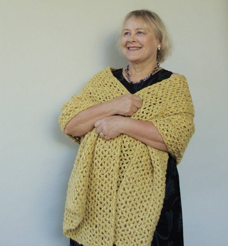 Golden Gelber Häkelschal Weiches Acrylgitter-Wrap von toivima