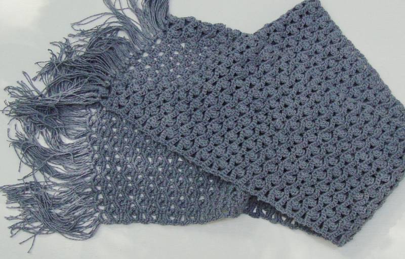 Handgehäkelte Schieferblau Schal Hanf-Baumwoll-Mischung, Fransen Schal von toivima