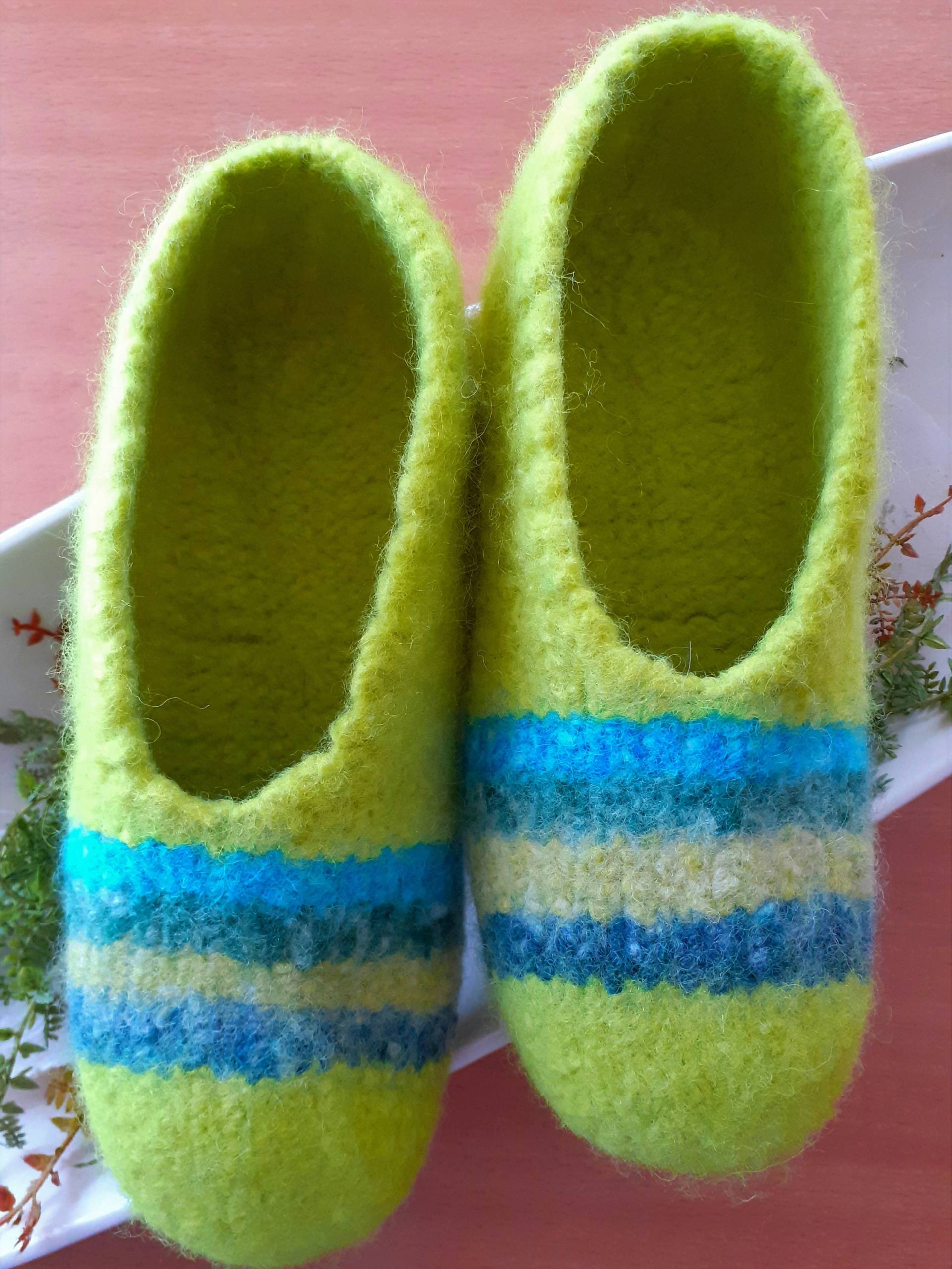 Filzhausschuhe Mehrere Größen Gift Mit Streifen Filzschuhe Hausschuhe Gefilzt 100% Wolle Puschen Filz Pantoffeln Filzpantoffeln von tollewolle03