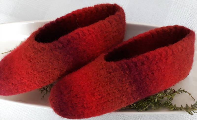 Filzhausschuhe Mehrere Größen Romance Farbverlauf Filzschuhe Hausschuhe Gefilzt 100% Wolle Puschen Filz Pantoffeln Filzpantoffeln von tollewolle03