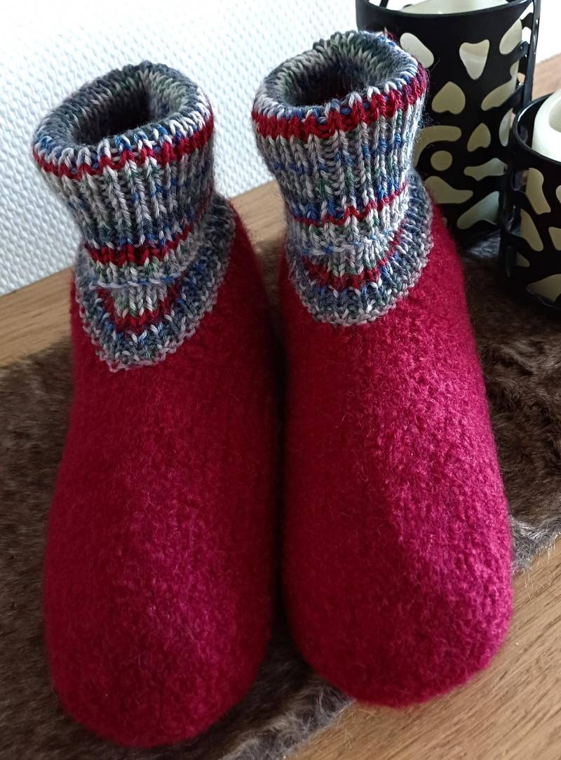 Gr. 43/44 - Filzhausschuhe Dunkelrot Mit Bündchen Filzschuhe Hausschuhe Gefilzt 100% Wolle Puschen Filz Pantoffeln Filzpantoffeln Gr. 43/44 - Filzhausschuhe Dunkelrot Mit Bündchen Filzschuhe Hausschuhe Gefilzt 100% Wolle Puschen Filz Pantoffeln Filzpantoffeln von tollewolle03