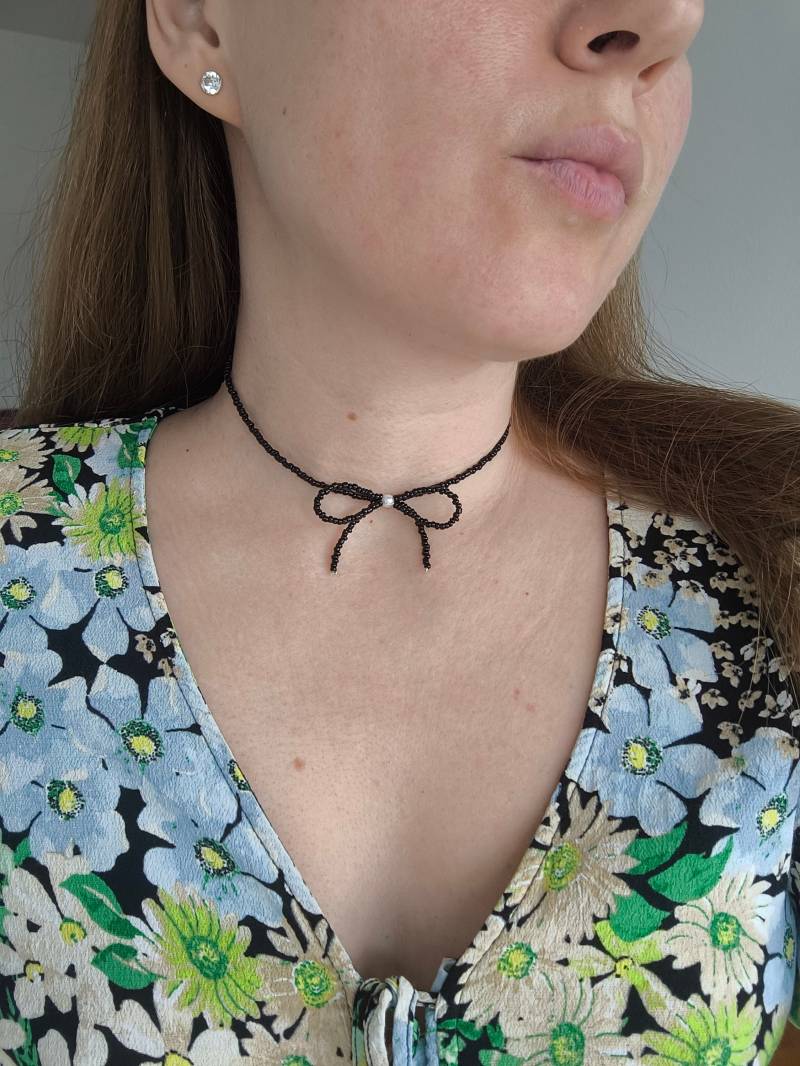 Halskette Mit Schleife Aus Rocaillesperlen | Zierliche Winzige Geschenk Für Sie Muttertagsgeschenk von tomahexe