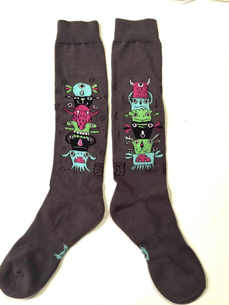 Süße Monstersocken Neuheit Socken, Lustige Einzigartige Benutzerdefinierte Coole Crazy, Funky, Bunt By Tomonster Süße Monstersocken Neuheit Socken, Lustige Einzigartige Benutzerdefinierte Coole Crazy, Funky, Bunt By Tomonster von tomonster