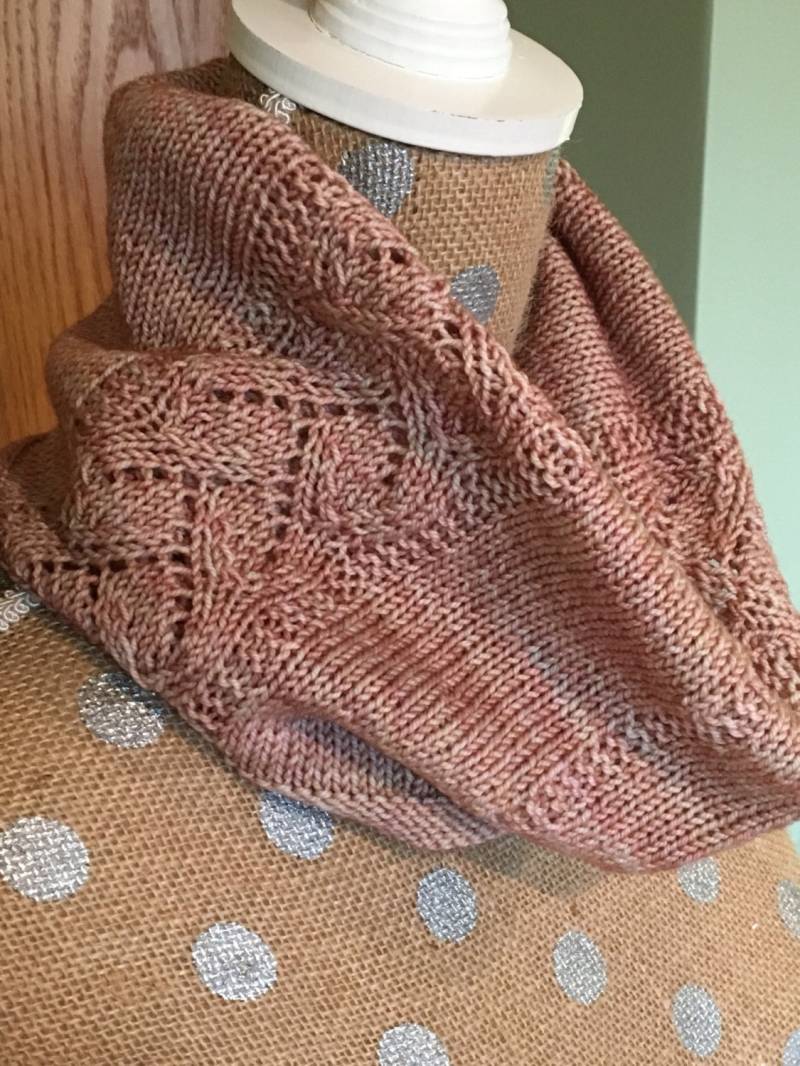 Frauen Lace Cowl Neckwarmer - Handgestrickt von tonebelle