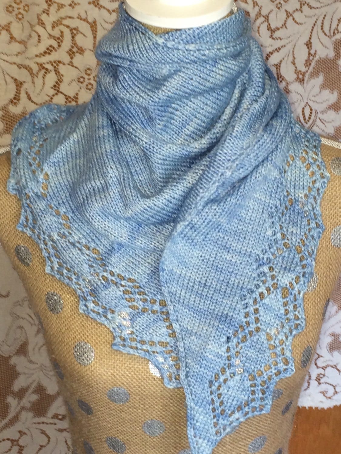 Handgestrickter Schal Aus Wolle Und Tencel Puderblau Handgestrickter Schal Aus Wolle Und Tencel Puderblau von tonebelle