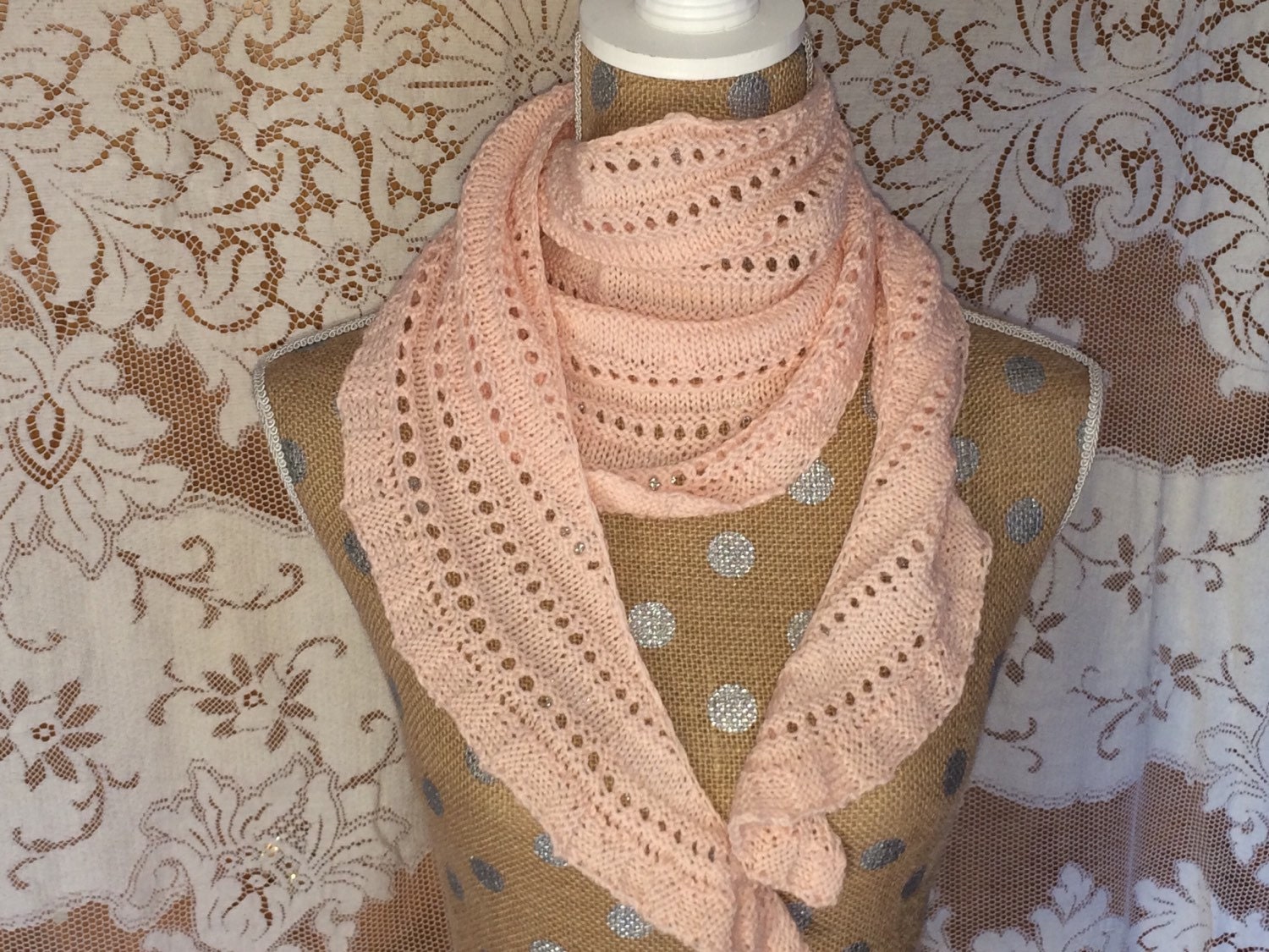 Schal Frauen Handgestrickte Rosa Wolle Oder Schal Frauen Handgestrickte Rosa Wolle Oder von tonebelle