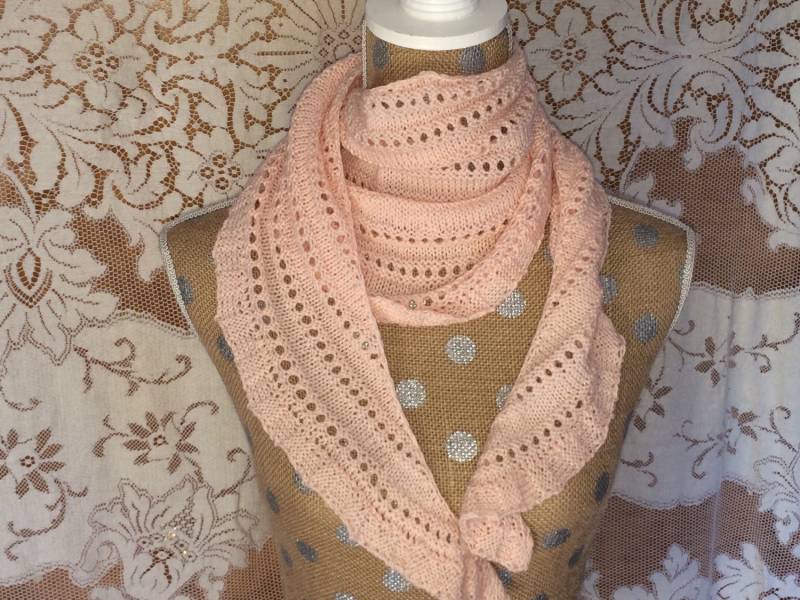 Schal Frauen Handgestrickte Rosa Wolle Oder Schal Frauen Handgestrickte Rosa Wolle Oder von tonebelle