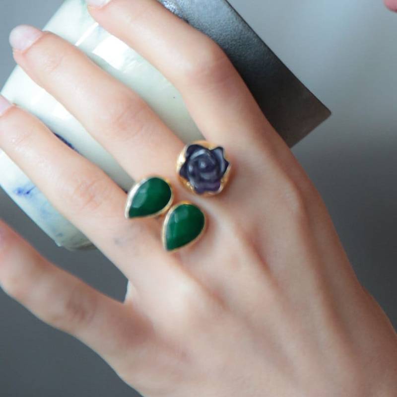 Handgefertigter Rosen Ring Mit Amethyst Rose Und Jade Tropfen von toosis