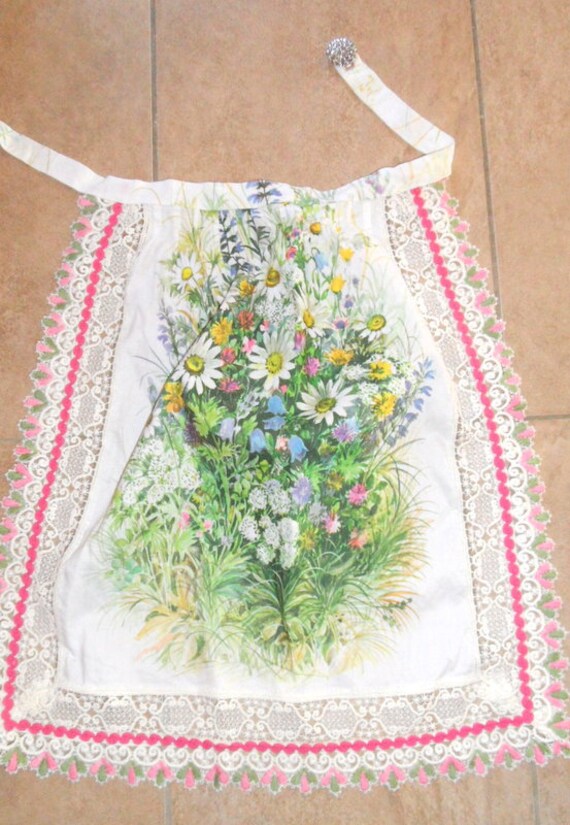 Schürze, Halbschürze, Mit Blumen von topangebote