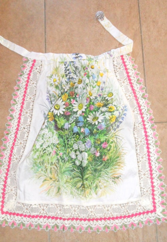 Schürze, Halbschürze, Mit Blumen Schürze, Halbschürze, Mit Blumen von topangebote